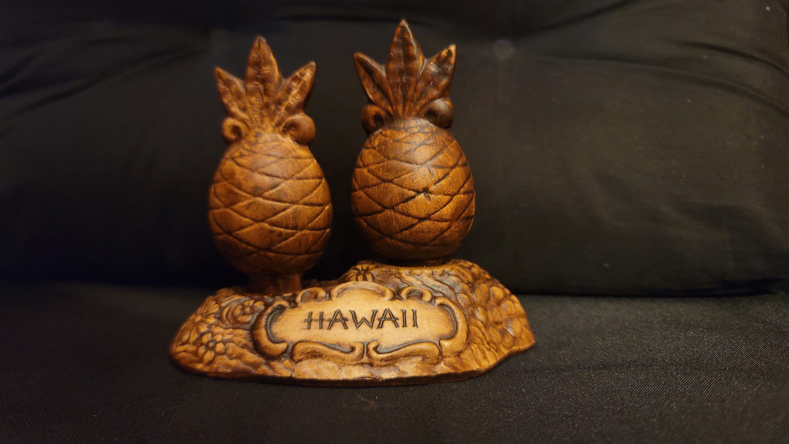 Vintage Salt and Pepper Shakers / Hawaiian Pineapple
