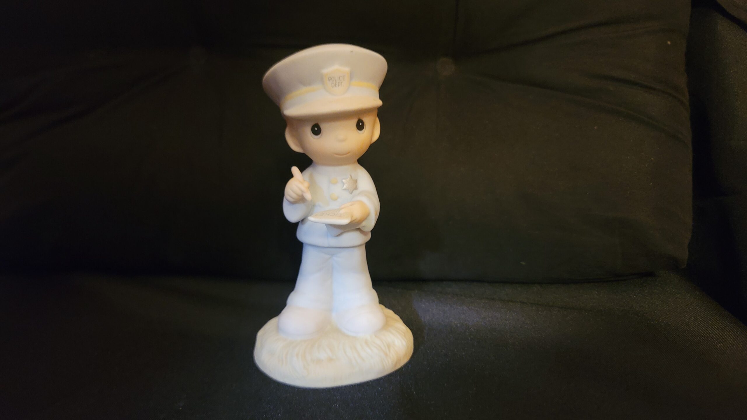 Precious Moments Figurine / It is Better to Give Than Receive