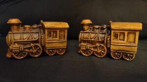 Vintage Salt and Pepper Shakers / Train Cars